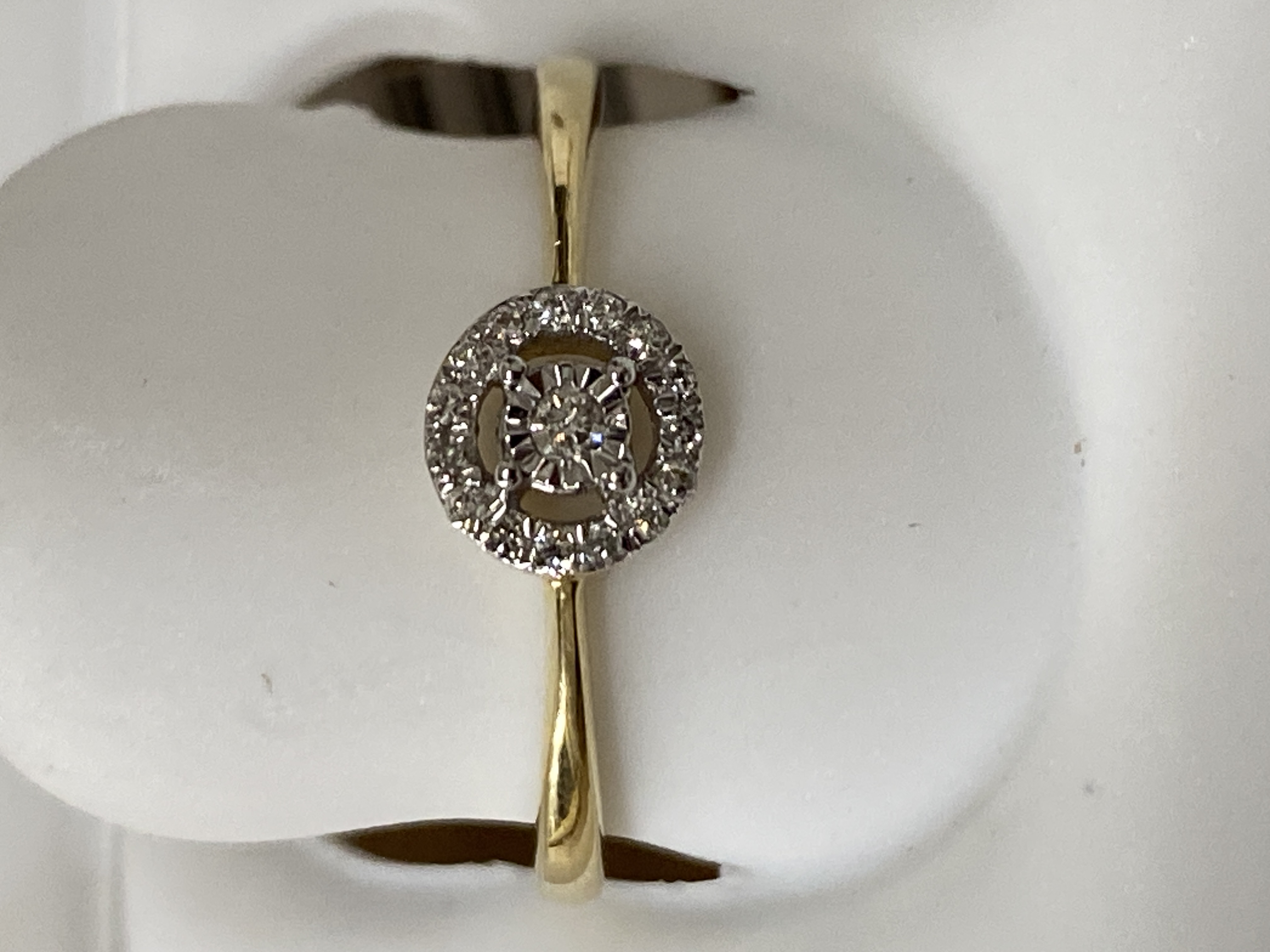 Anillo de oro 14K, 2 oros, talla 6.5, solitario, brillante, 0.08, g (casi incoloro), i2 (included), 1.84 gr, con diamante.